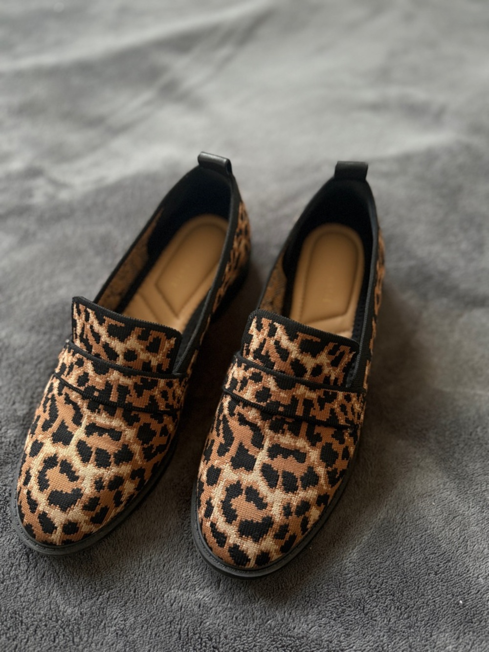 Kelly & Katie Leopard Print Loafers Flats Size 6.5 - Picture 2 of 5